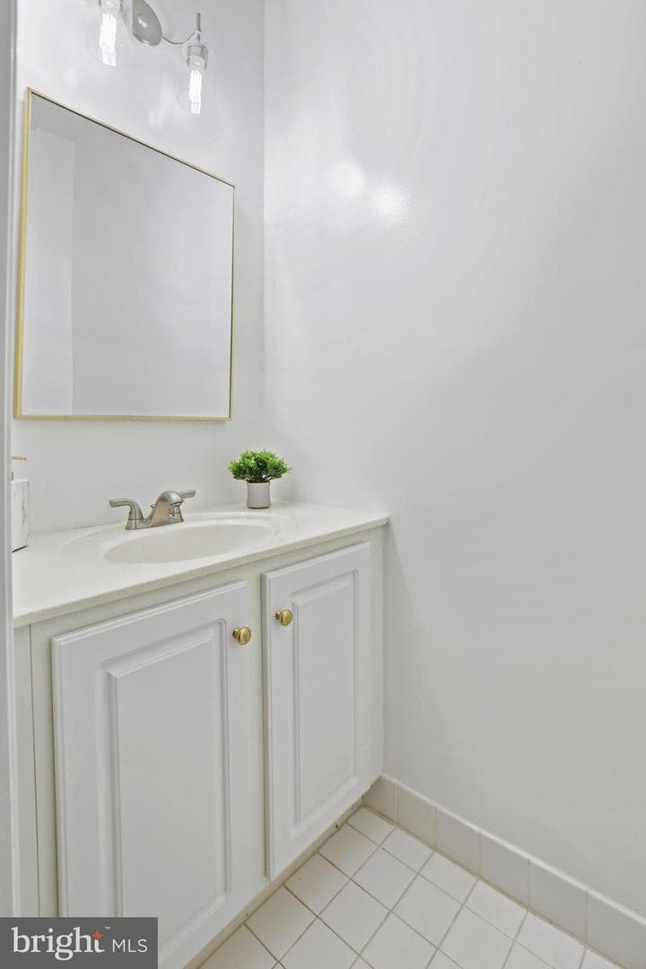 7725 Heritage Woods Way photo 24