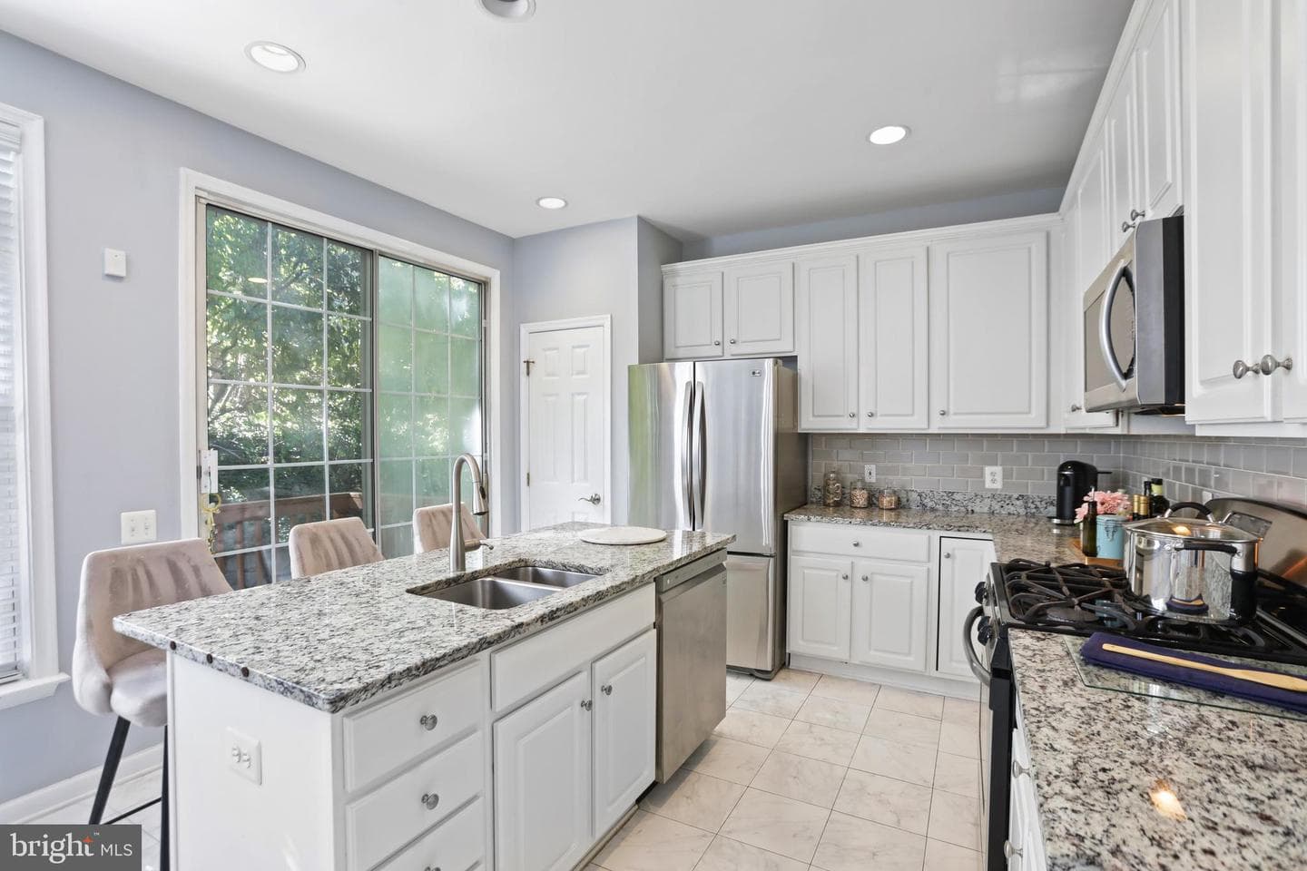 7725 Heritage Woods Way photo 9