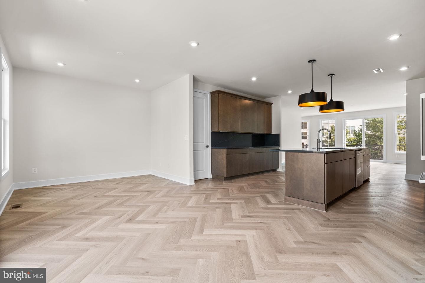 13724 Aviation Place photo 17