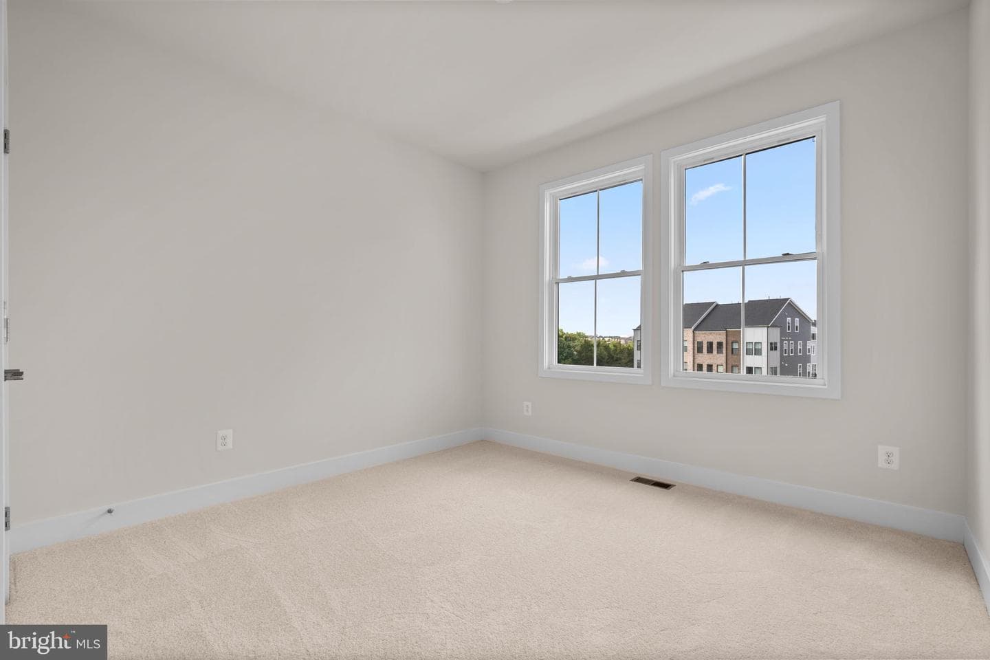 13724 Aviation Place photo 22