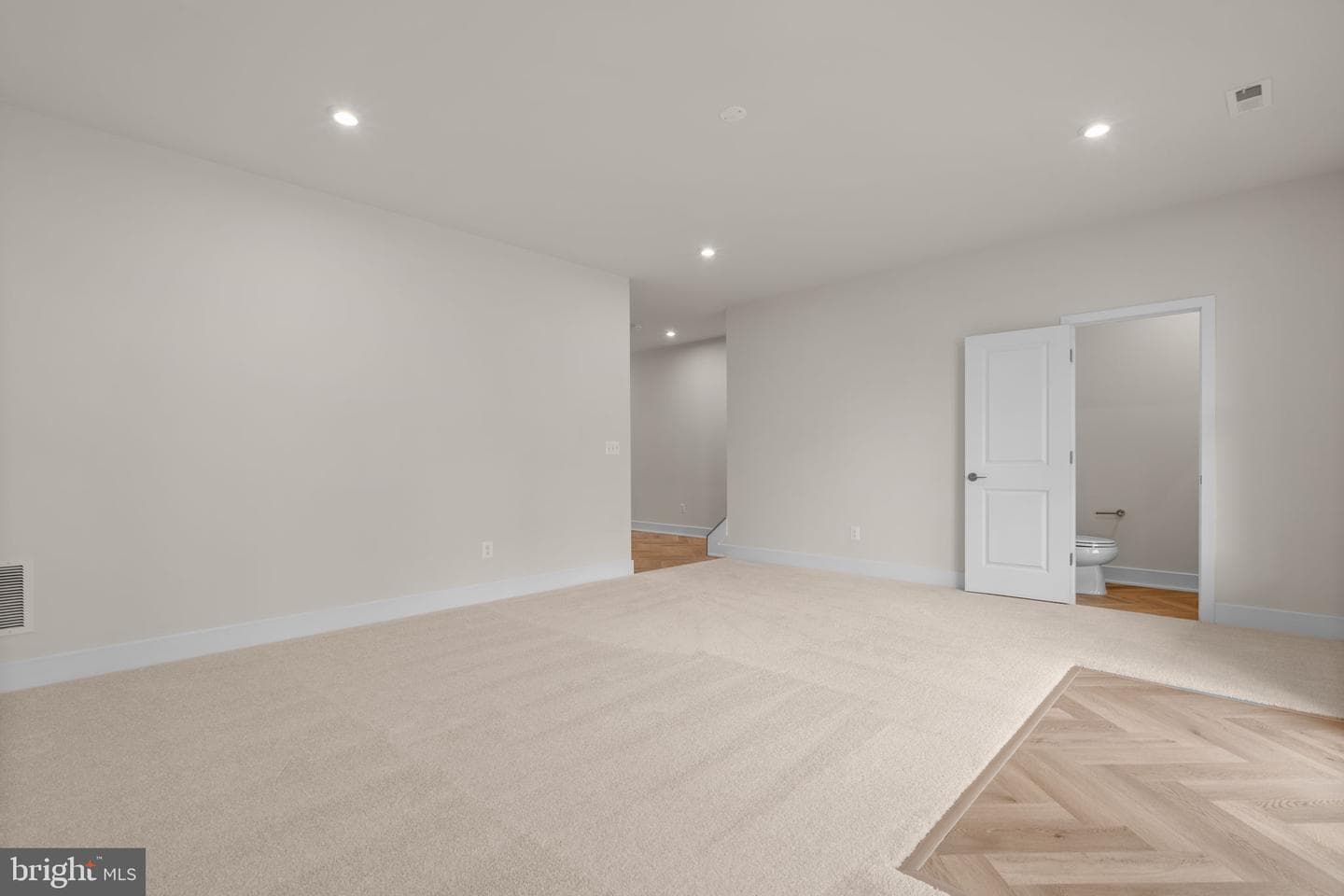 13724 Aviation Place photo 32