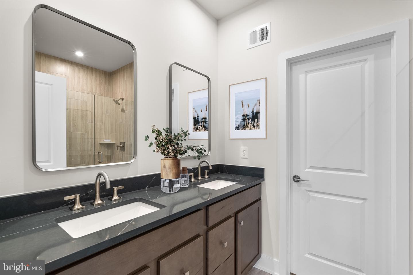 13724 Aviation Place photo 8