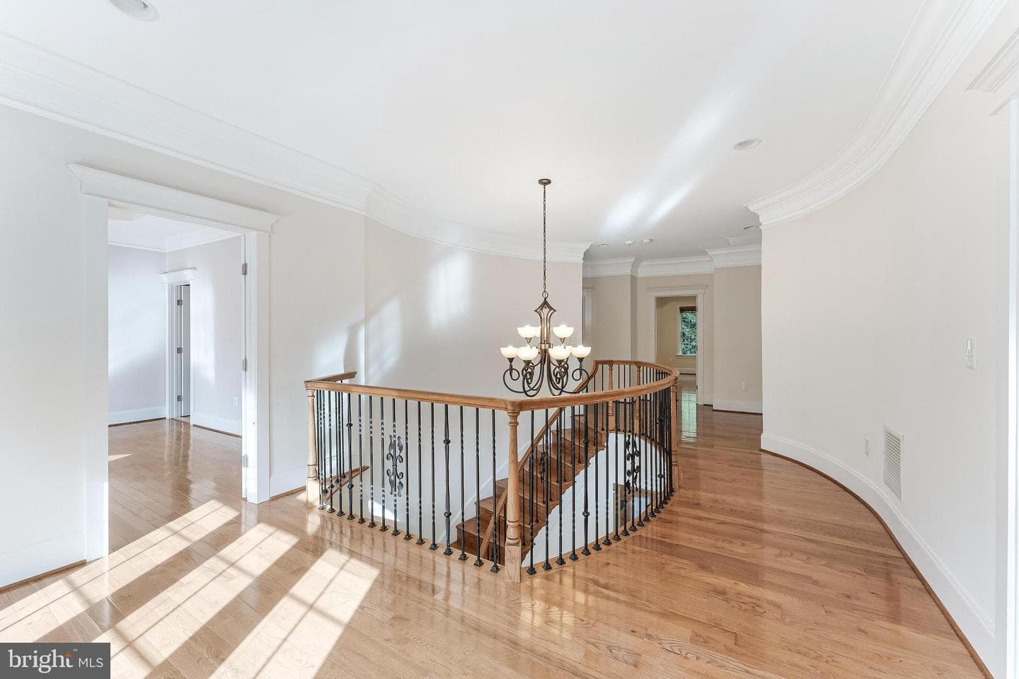 829 Golden Arrow Street photo 38