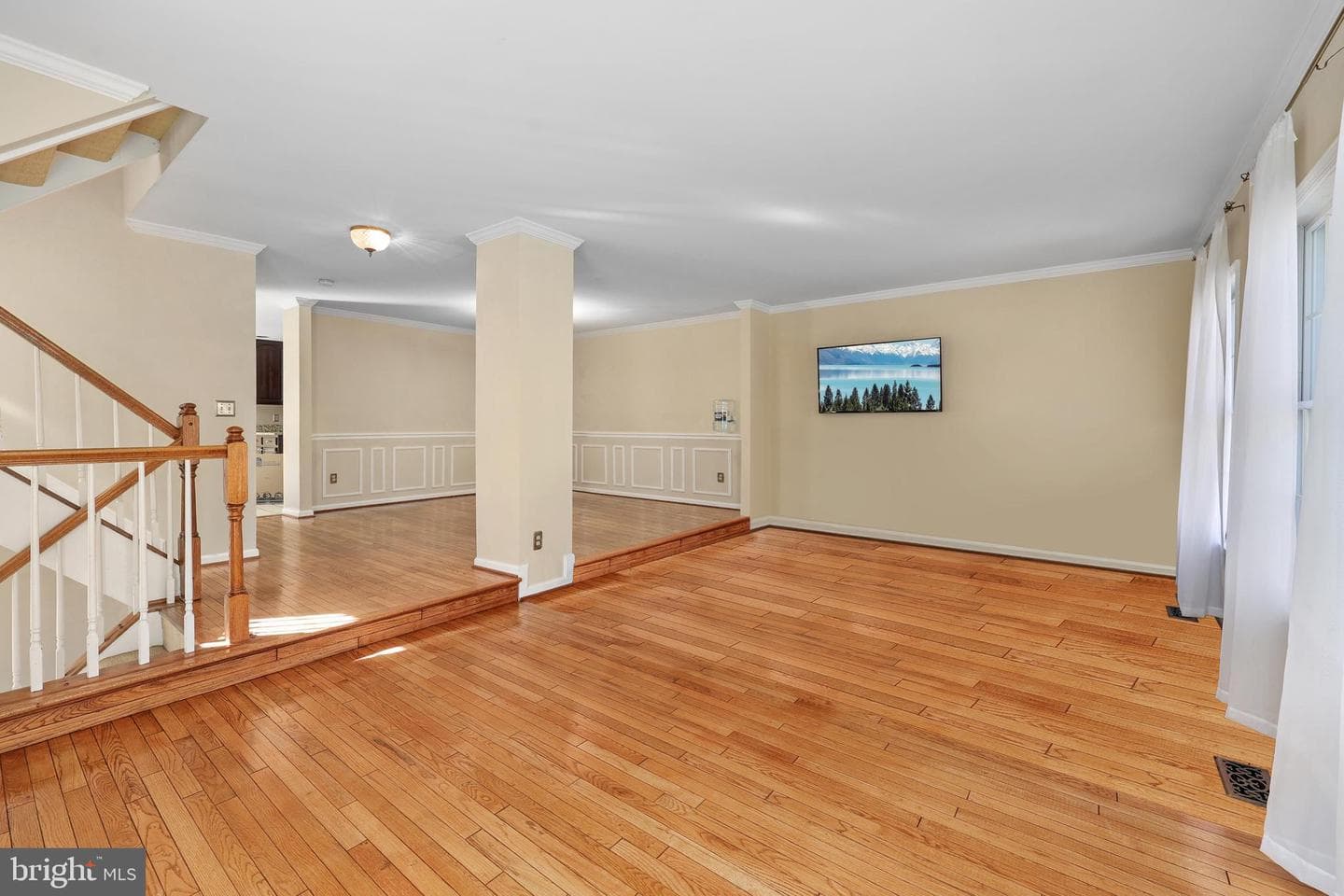 5127 Woodfield Drive photo 10