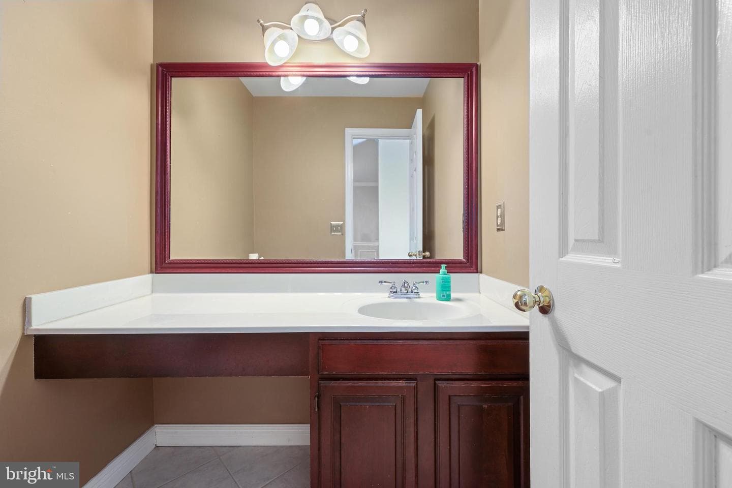 5127 Woodfield Drive photo 11