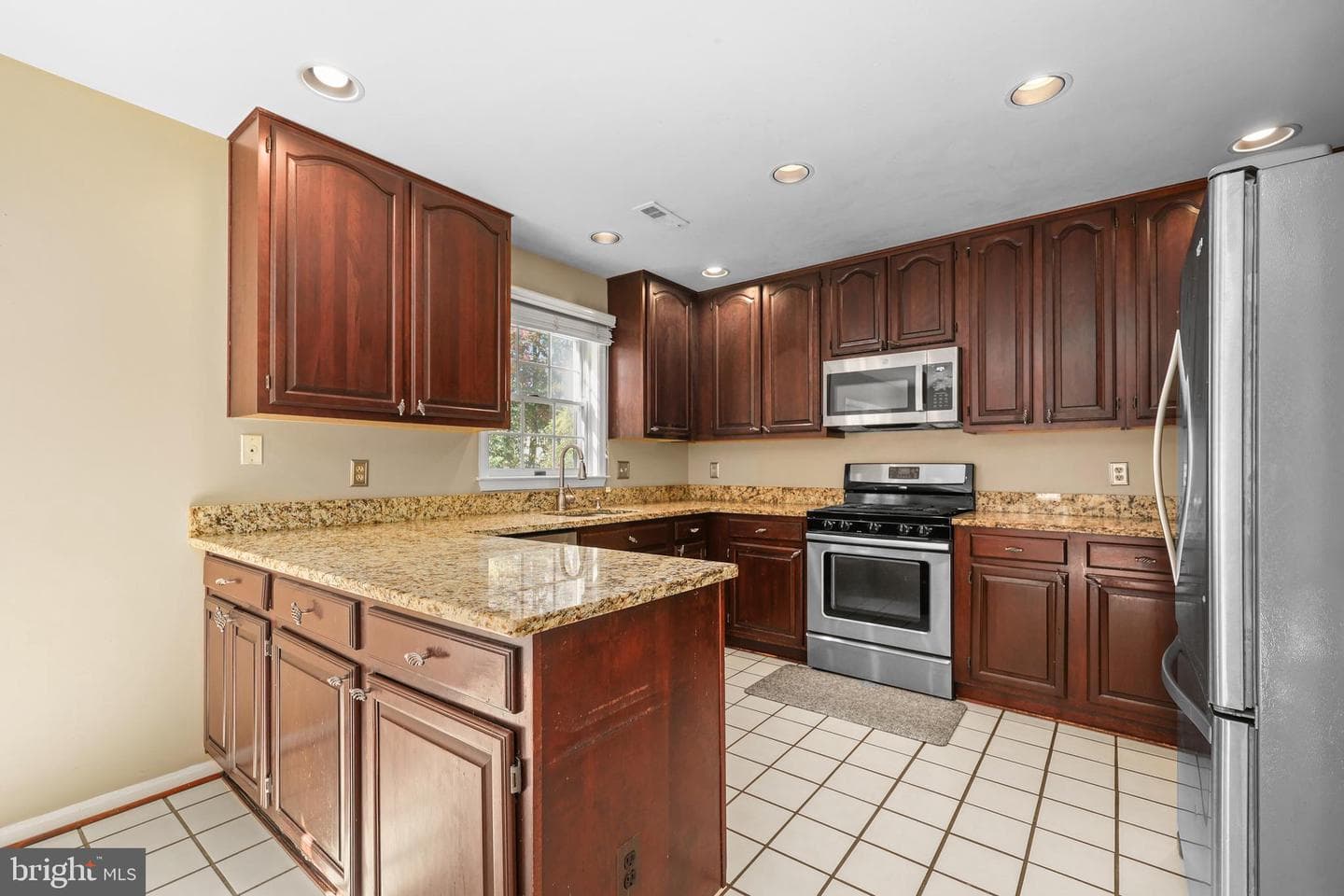 5127 Woodfield Drive photo 13