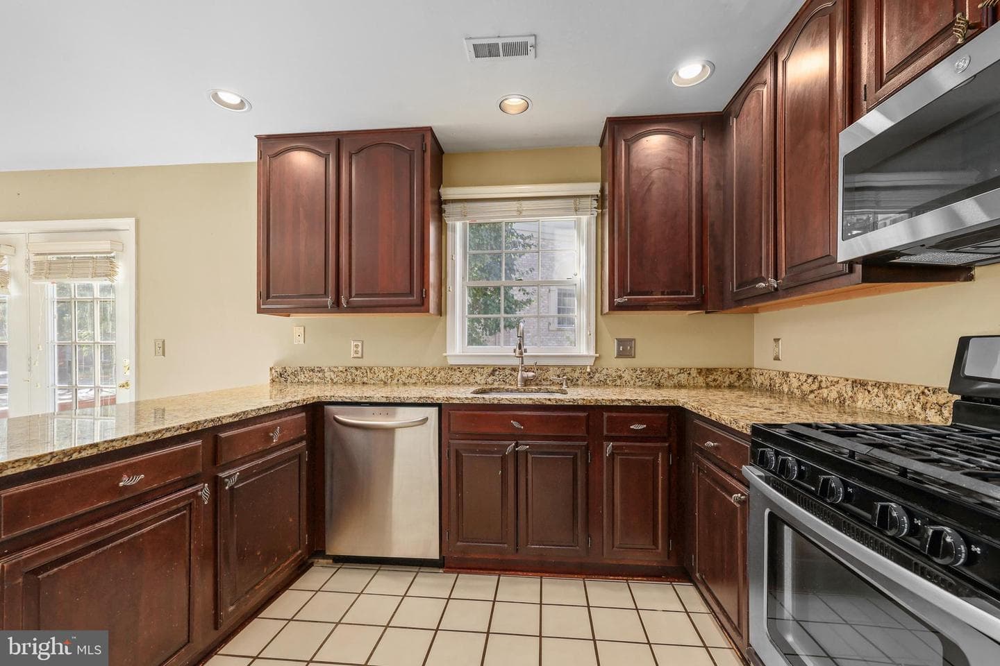 5127 Woodfield Drive photo 14