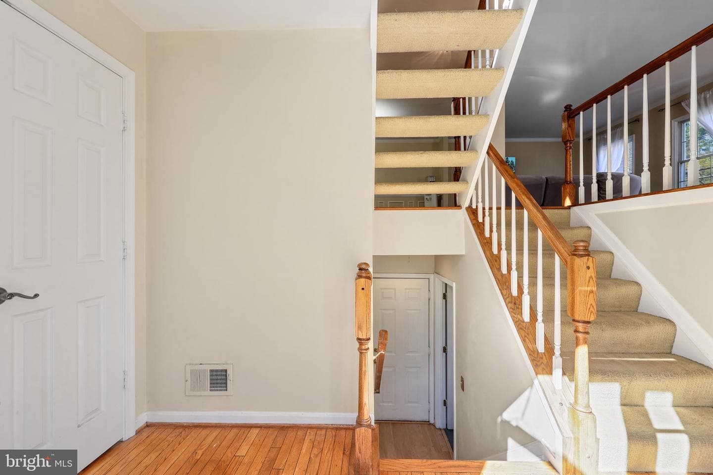 5127 Woodfield Drive photo 4