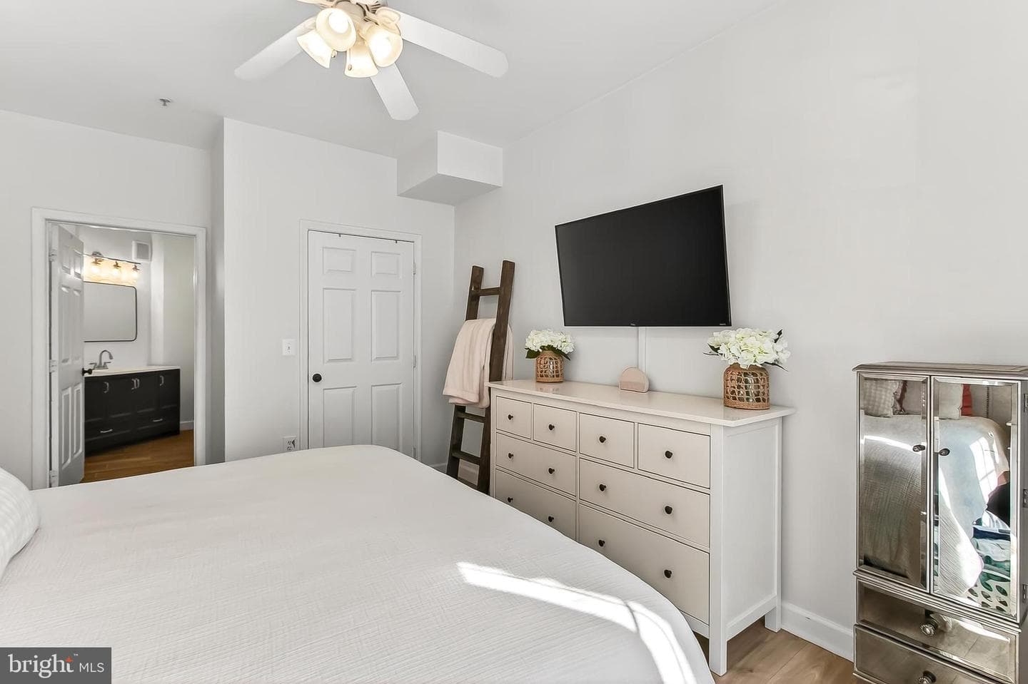 5963 Founders Hill Drive #101 photo 25