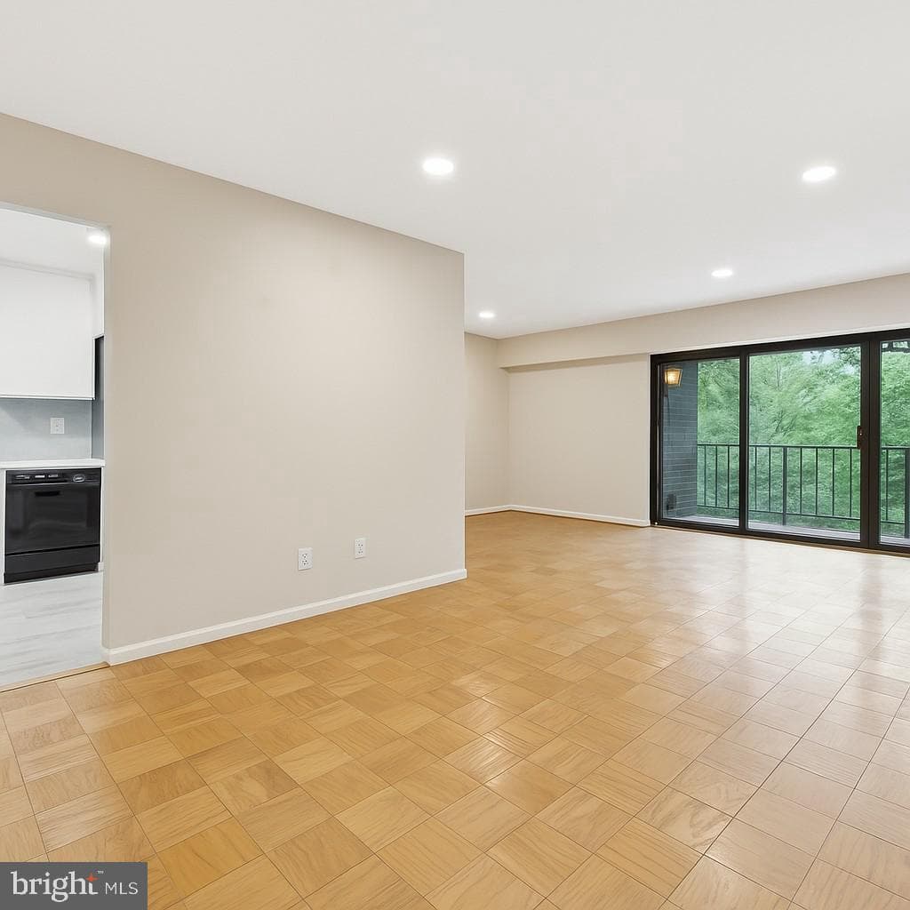 4408 Island Place #202 photo 6