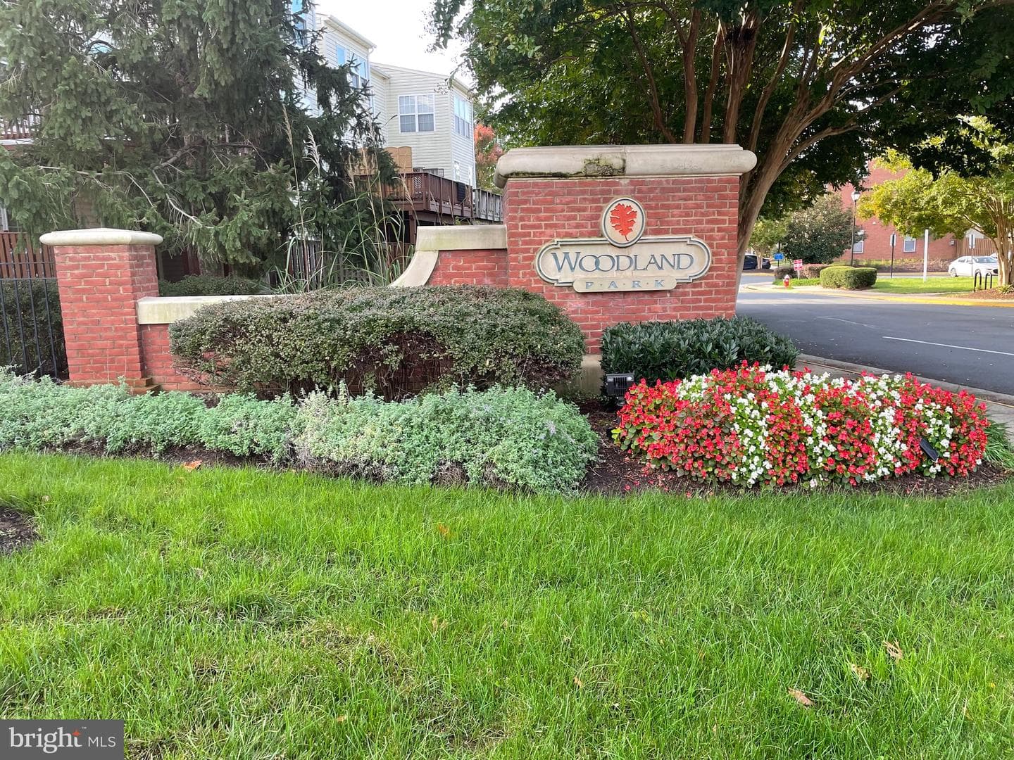 12968 Wood Crescent Circle photo 4