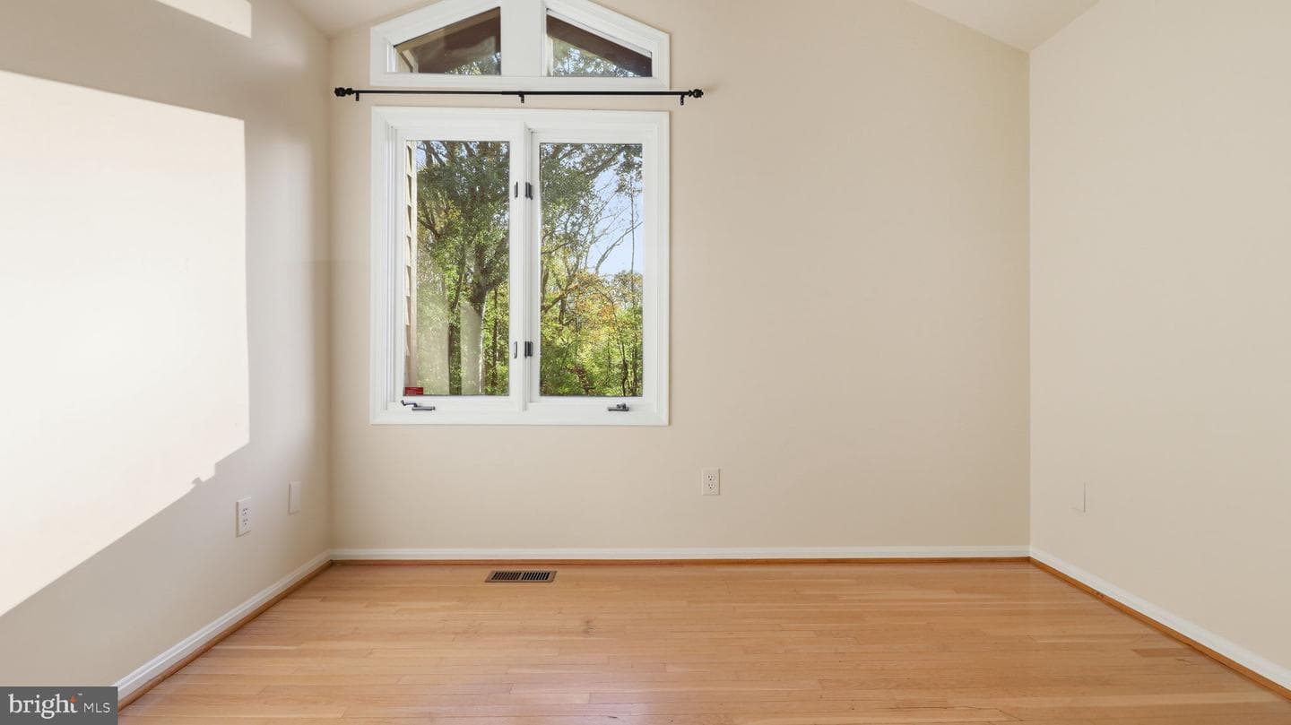 1803 Abbey Glen Court photo 29