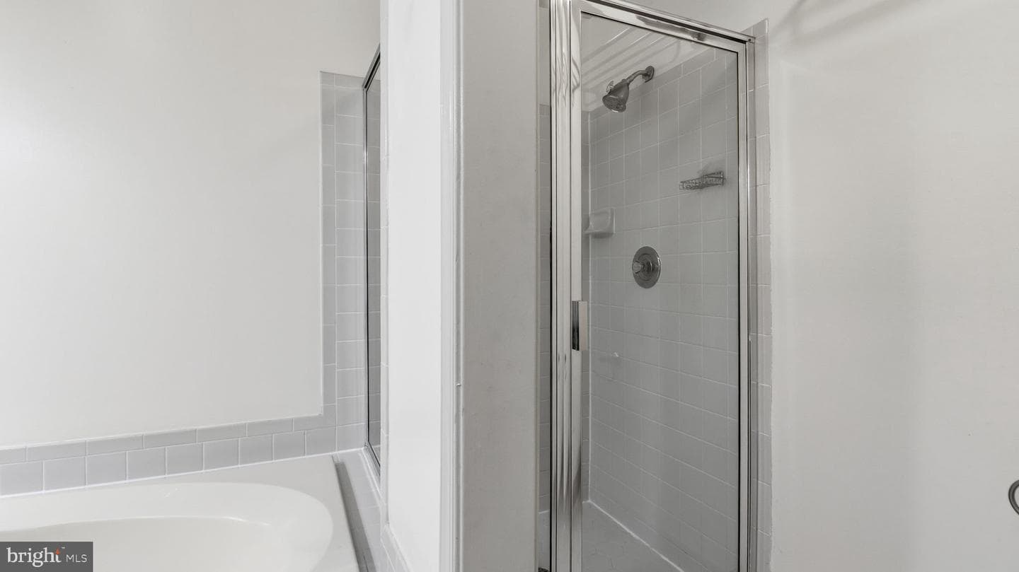 1803 Abbey Glen Court photo 40
