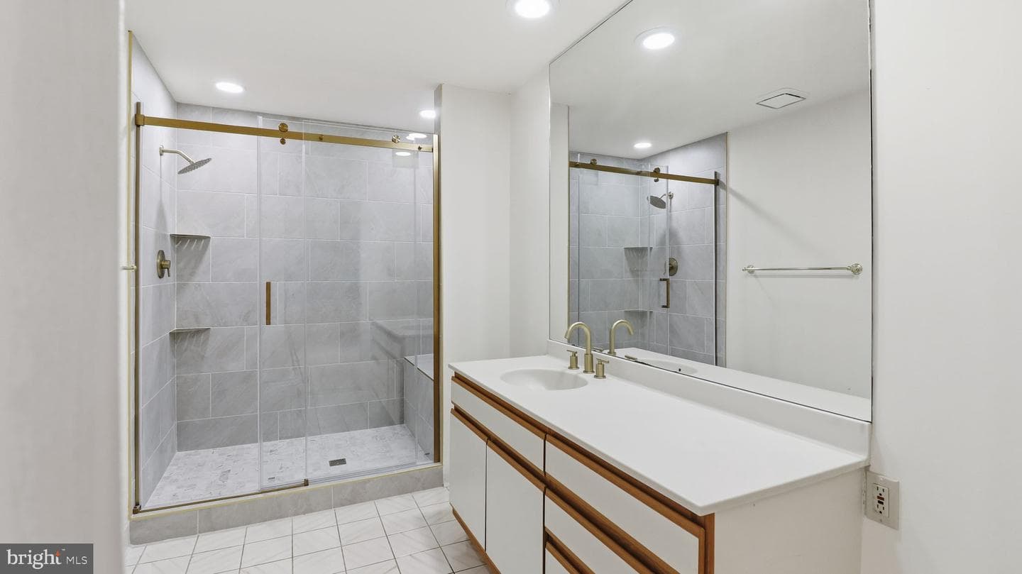 1803 Abbey Glen Court photo 48