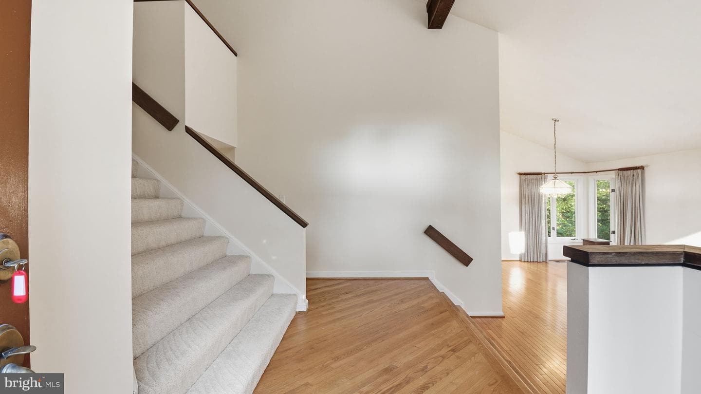 1803 Abbey Glen Court photo 5