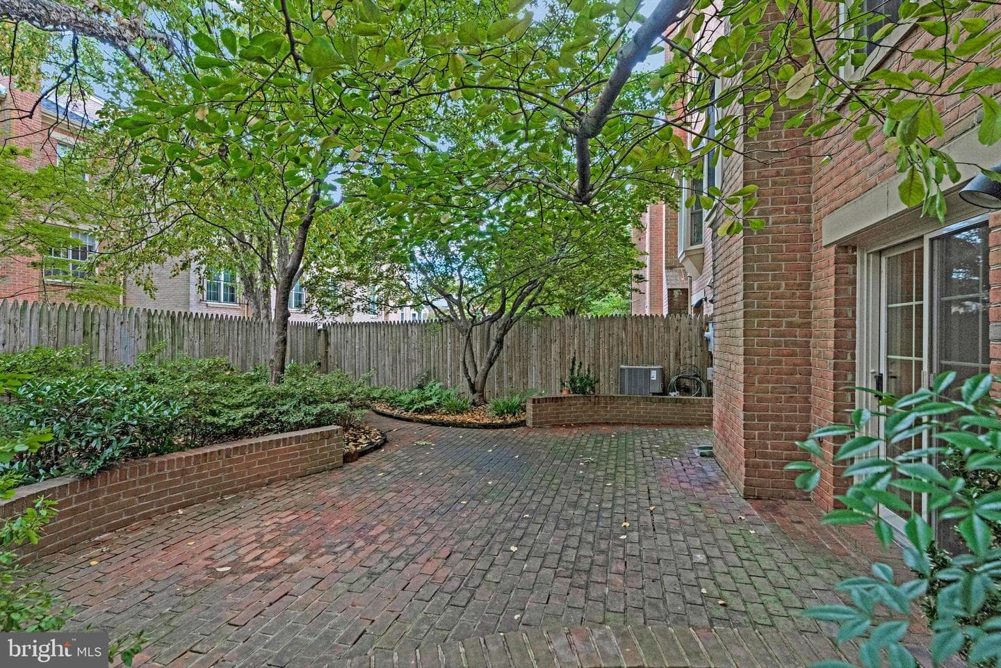 1448 McLean Mews Court photo 38