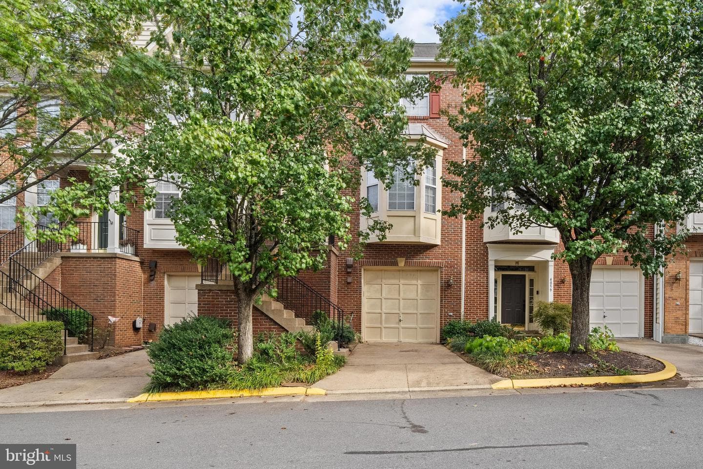 4057 Cornwall Court photo 2
