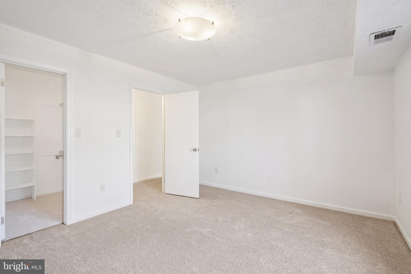 2203 Hunters Run Drive photo 19