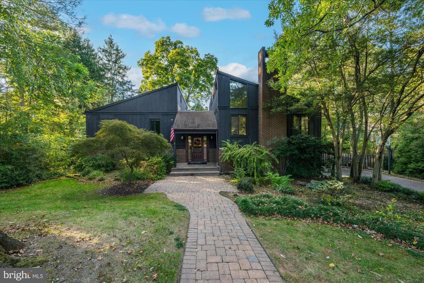 6952 Duncraig Court photo 1