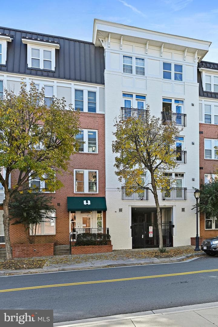 2665 Prosperity Avenue #345 photo 18