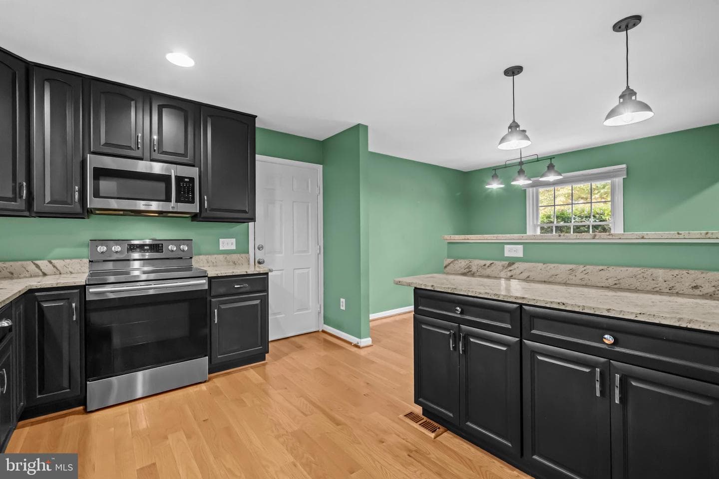909 Ashburn Street photo 13