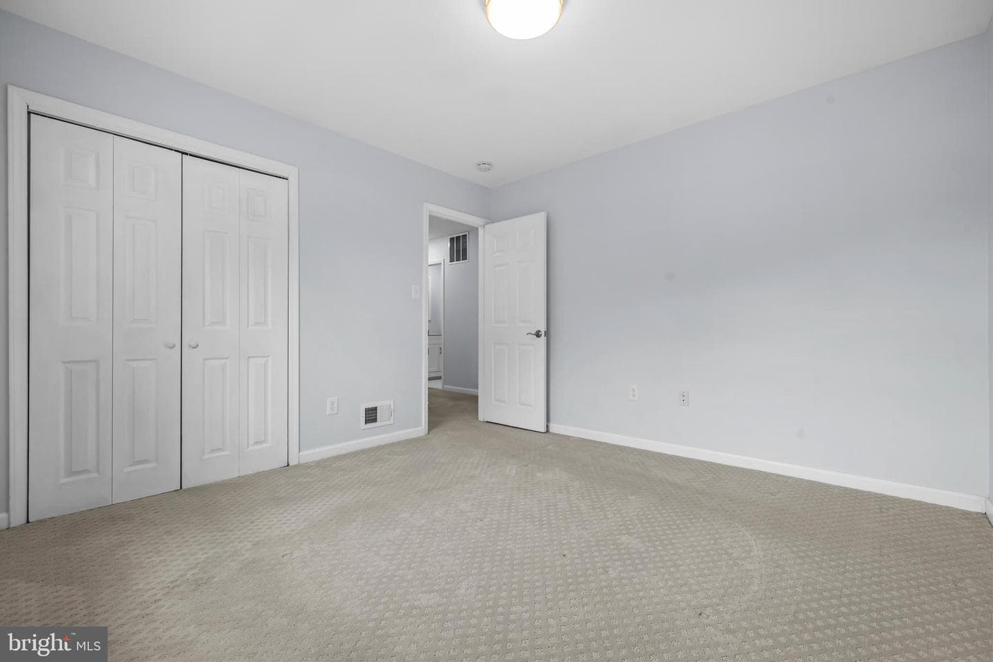 909 Ashburn Street photo 30
