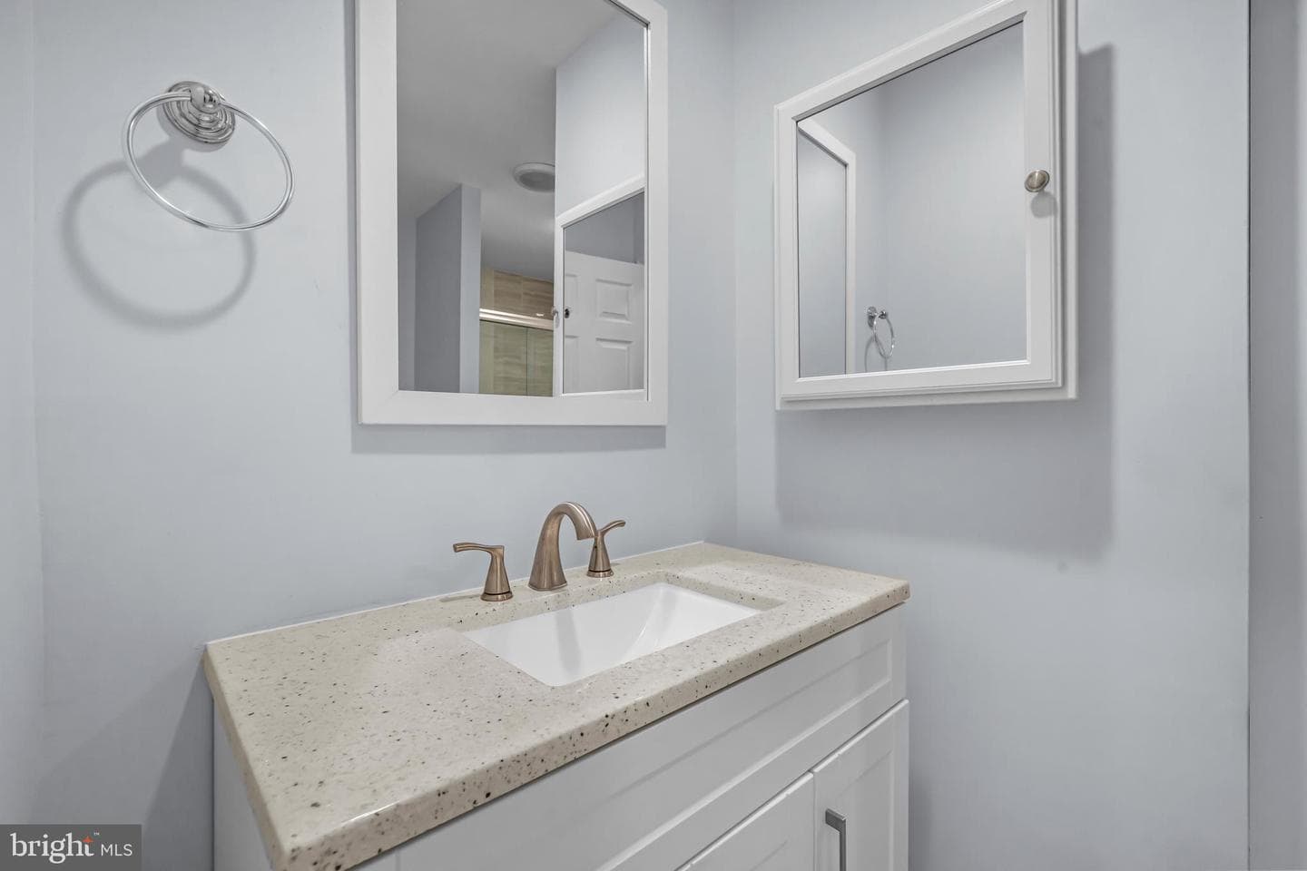 909 Ashburn Street photo 33