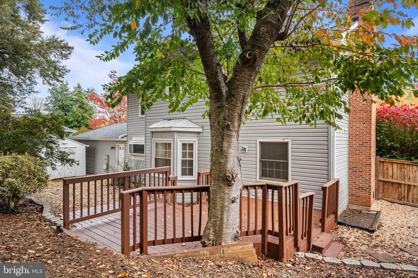 909 Ashburn Street photo 39