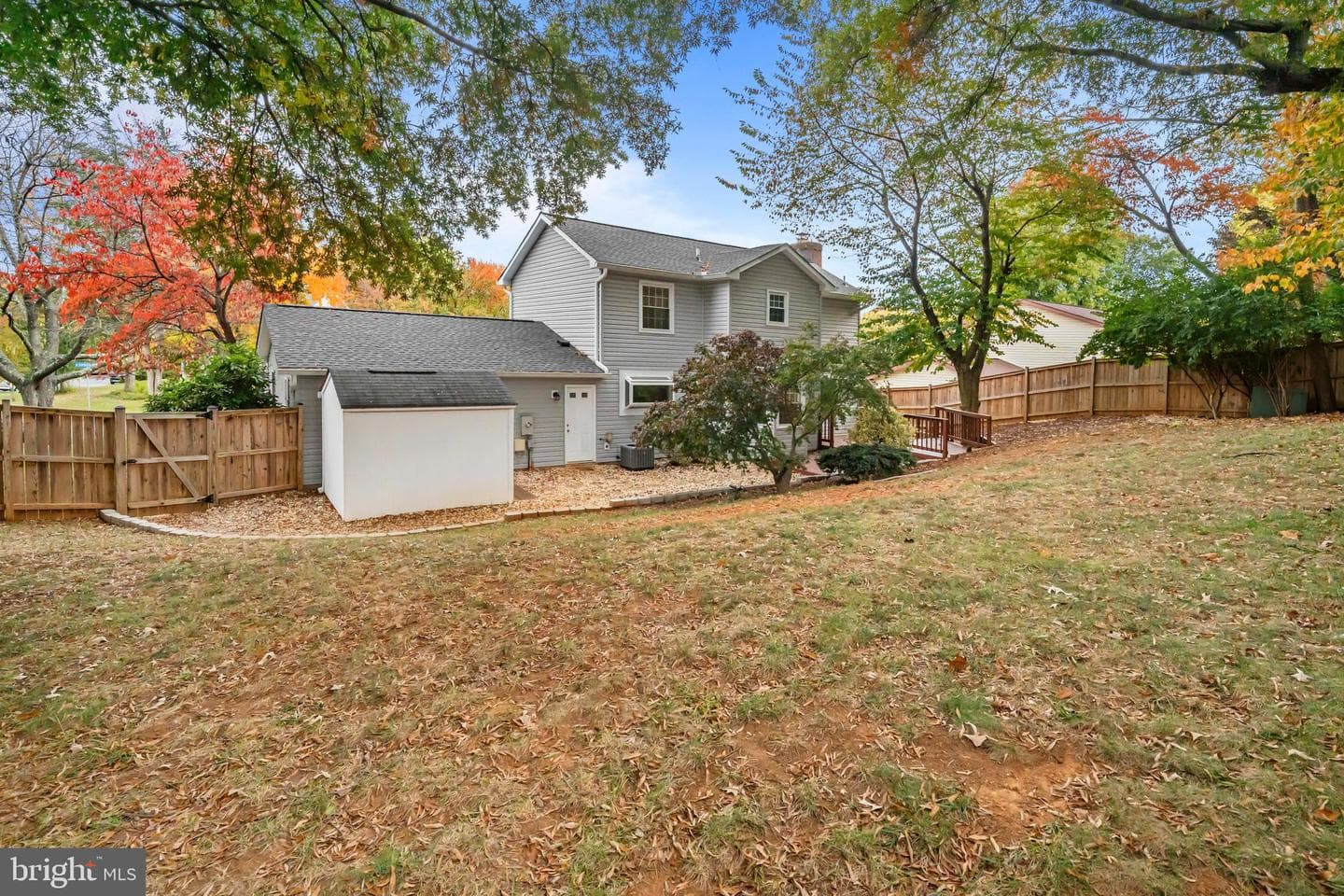 909 Ashburn Street photo 43