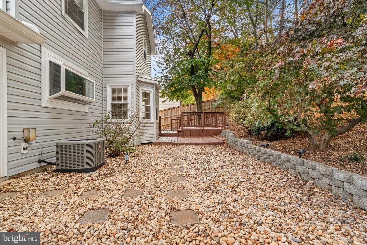 909 Ashburn Street photo 45