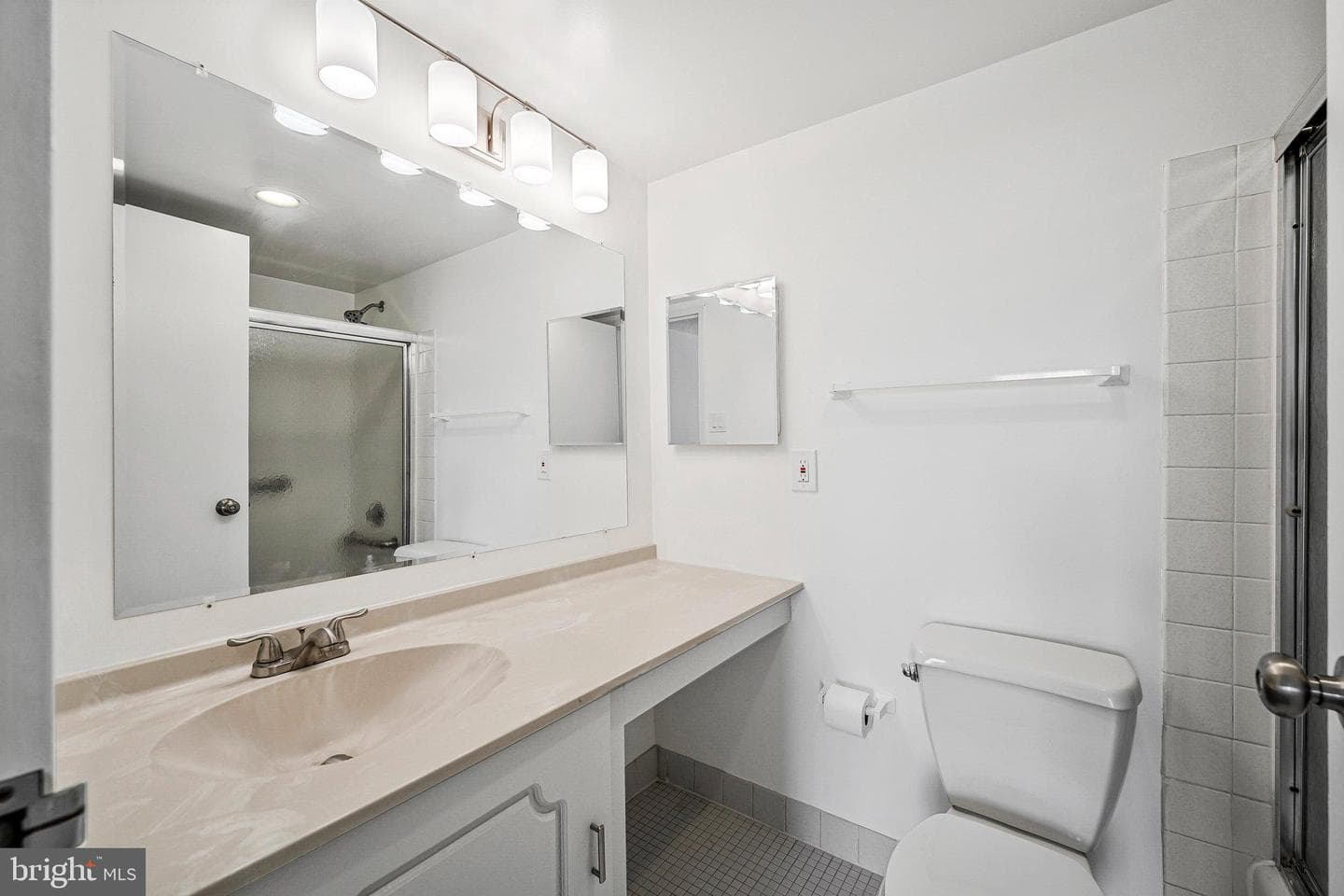 2300 Pimmit Drive #919 photo 14