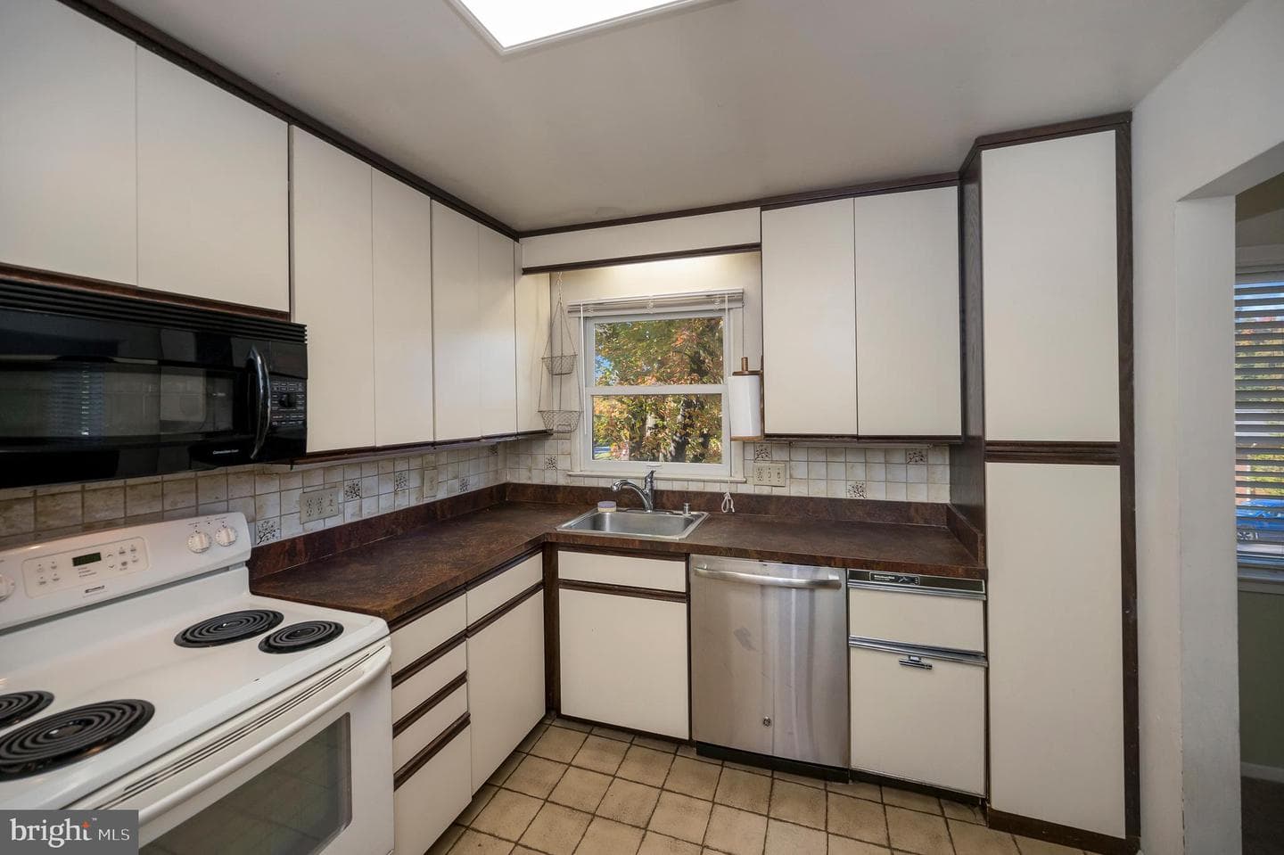 6507 Byron Avenue photo 25