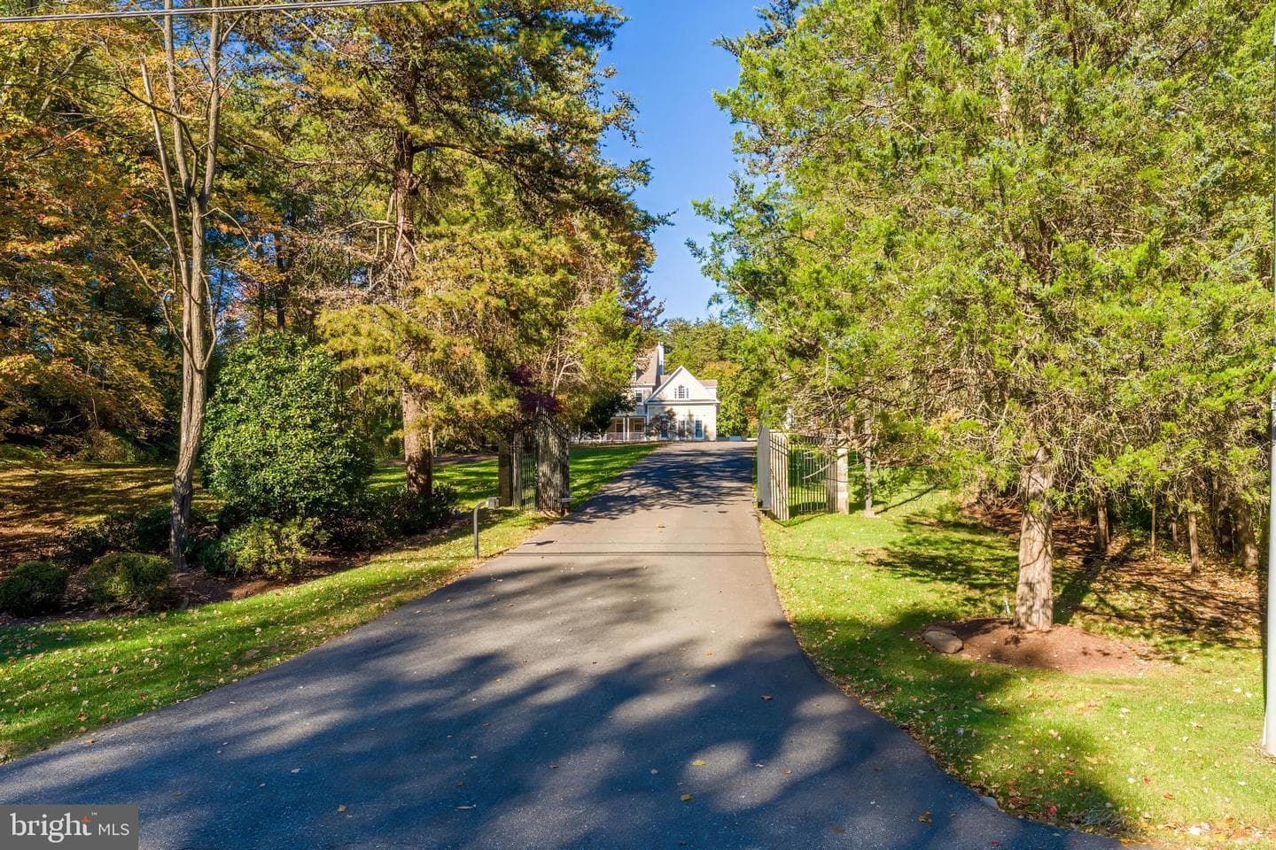 615 Kentland Drive photo 2