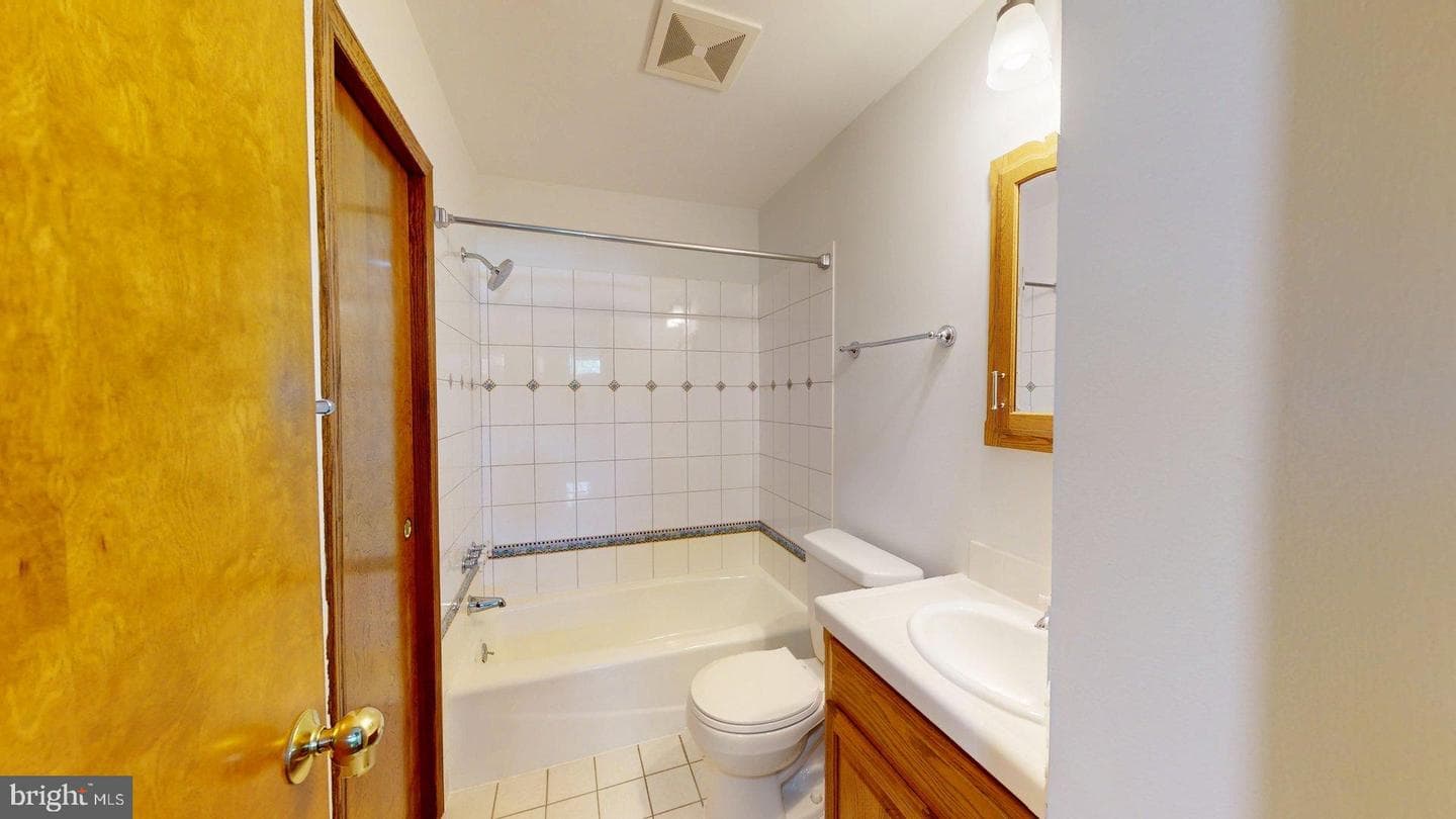 13366 Hungerford Place photo 27