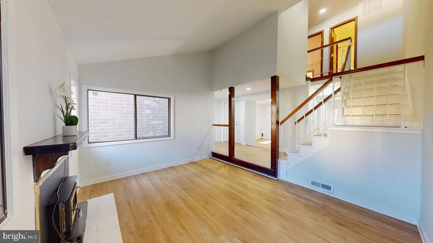 13366 Hungerford Place photo 4