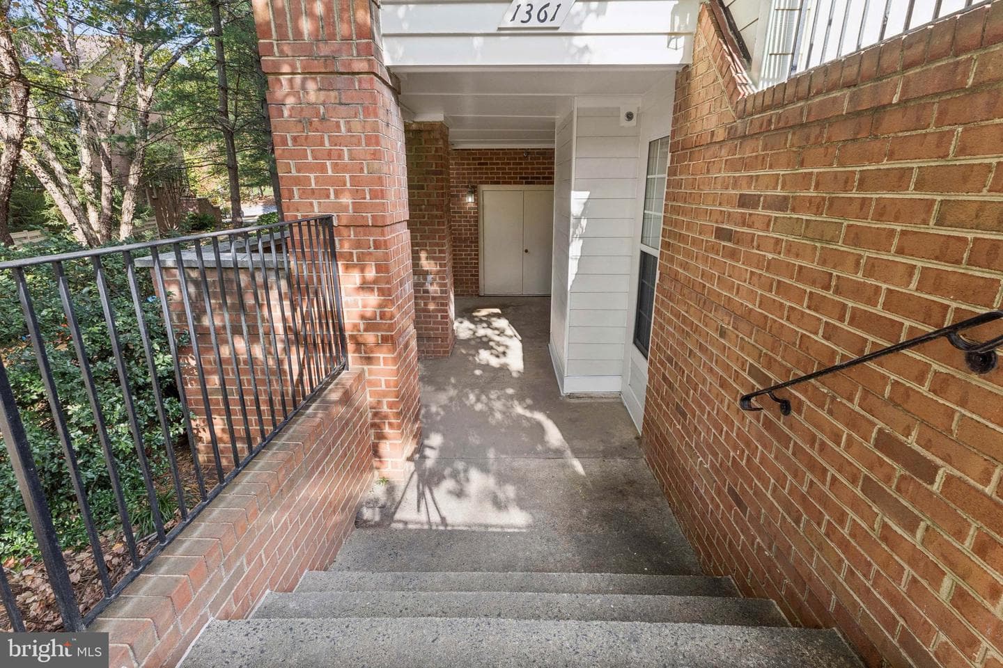 1361 Garden Wall Circle #701 photo 2