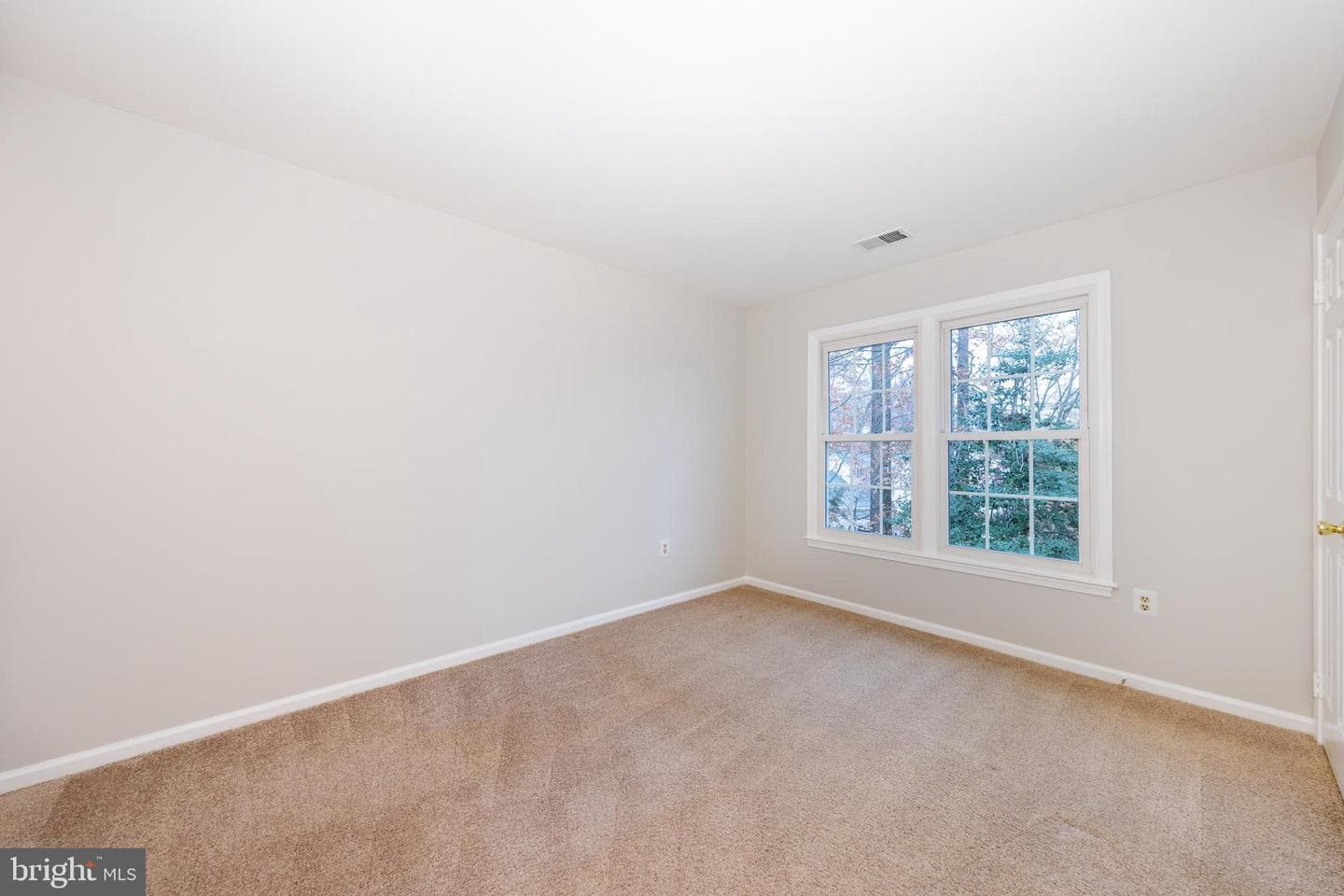 9596 Oakington Drive photo 30