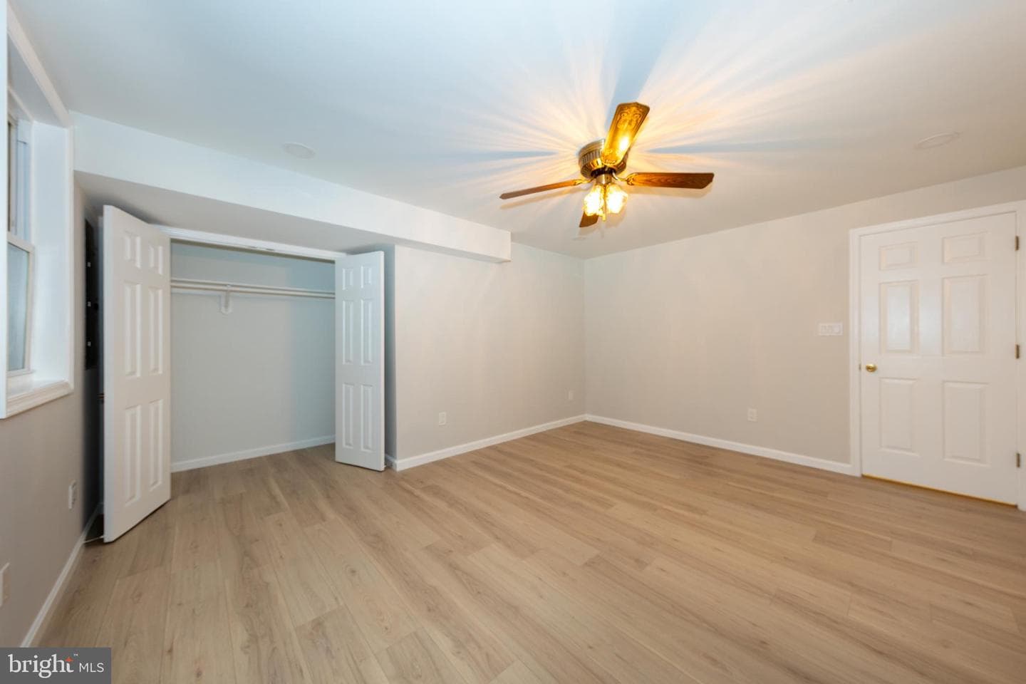 9596 Oakington Drive photo 34