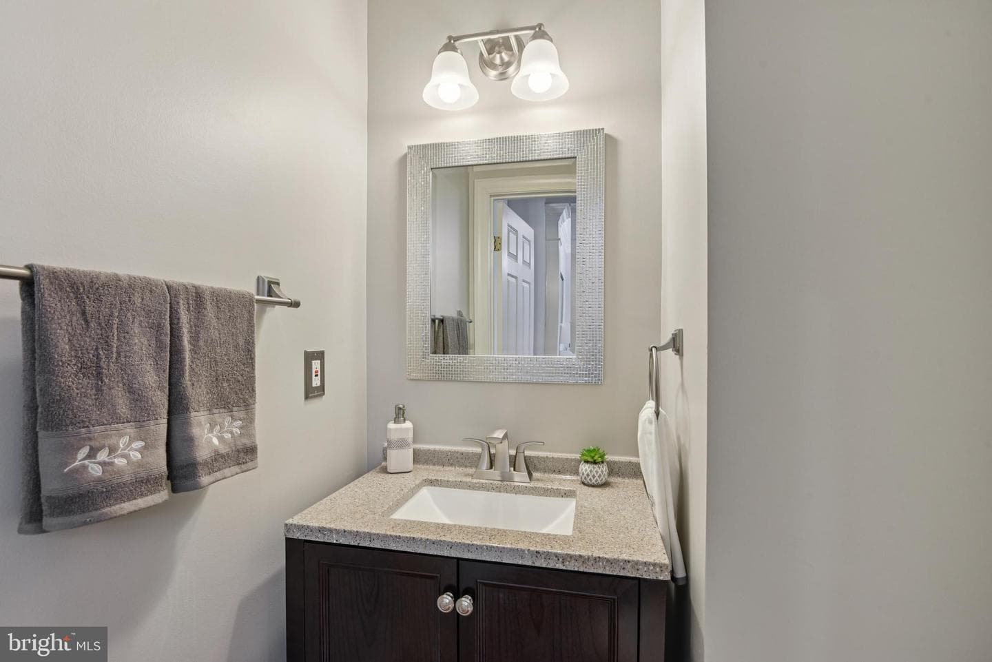 8408 Chaucer House Court photo 26