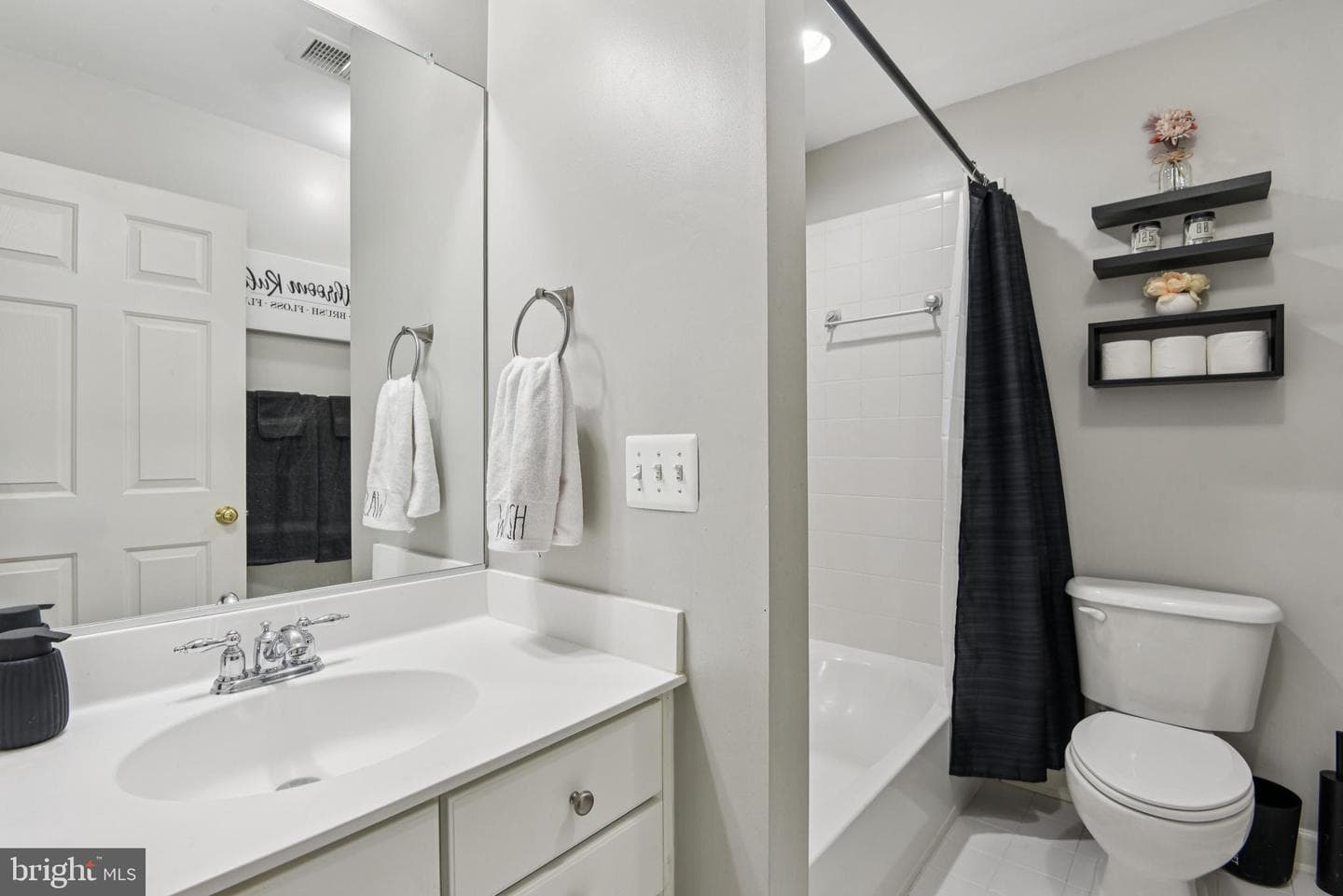 8408 Chaucer House Court photo 31