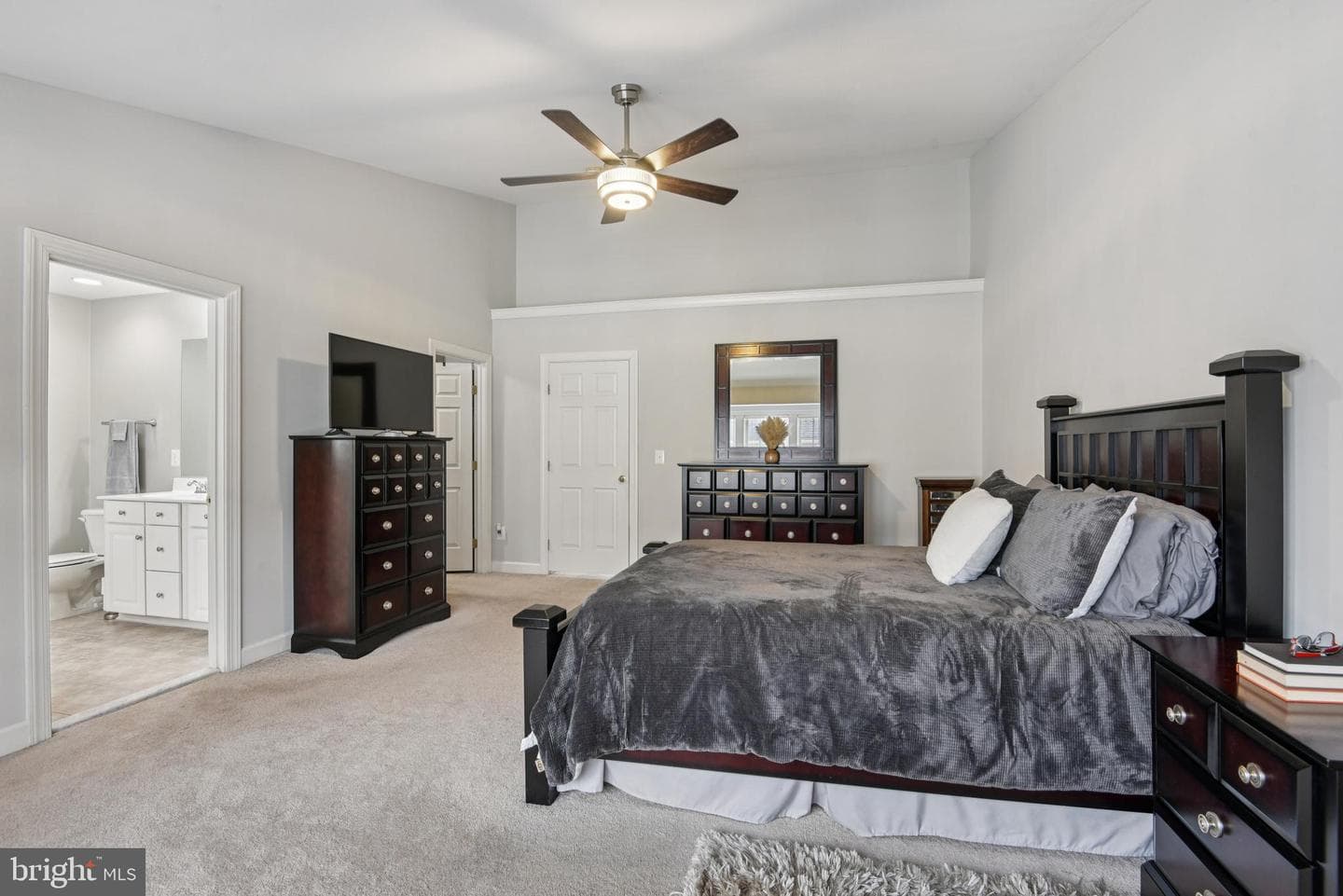 8408 Chaucer House Court photo 35