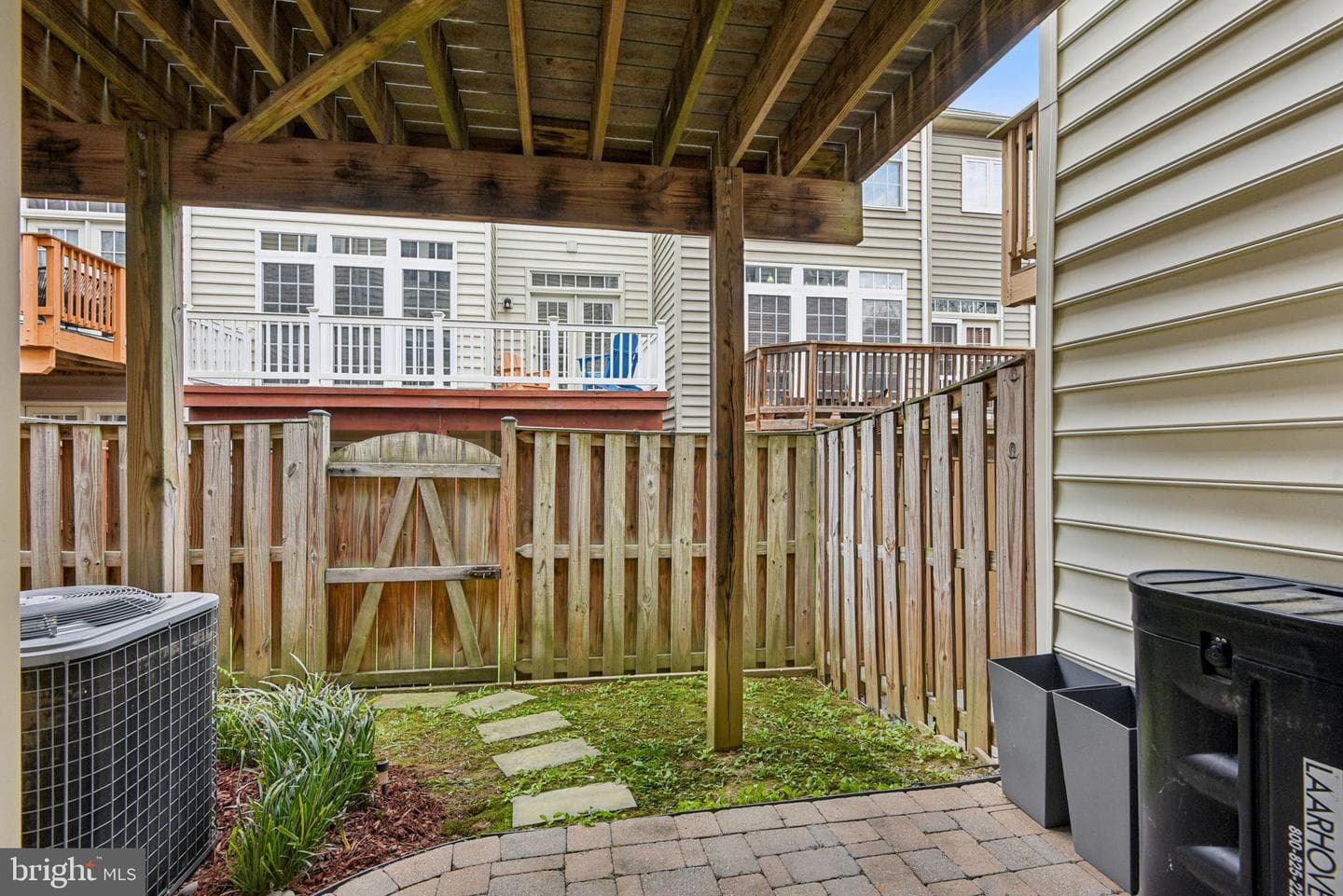 8408 Chaucer House Court photo 41
