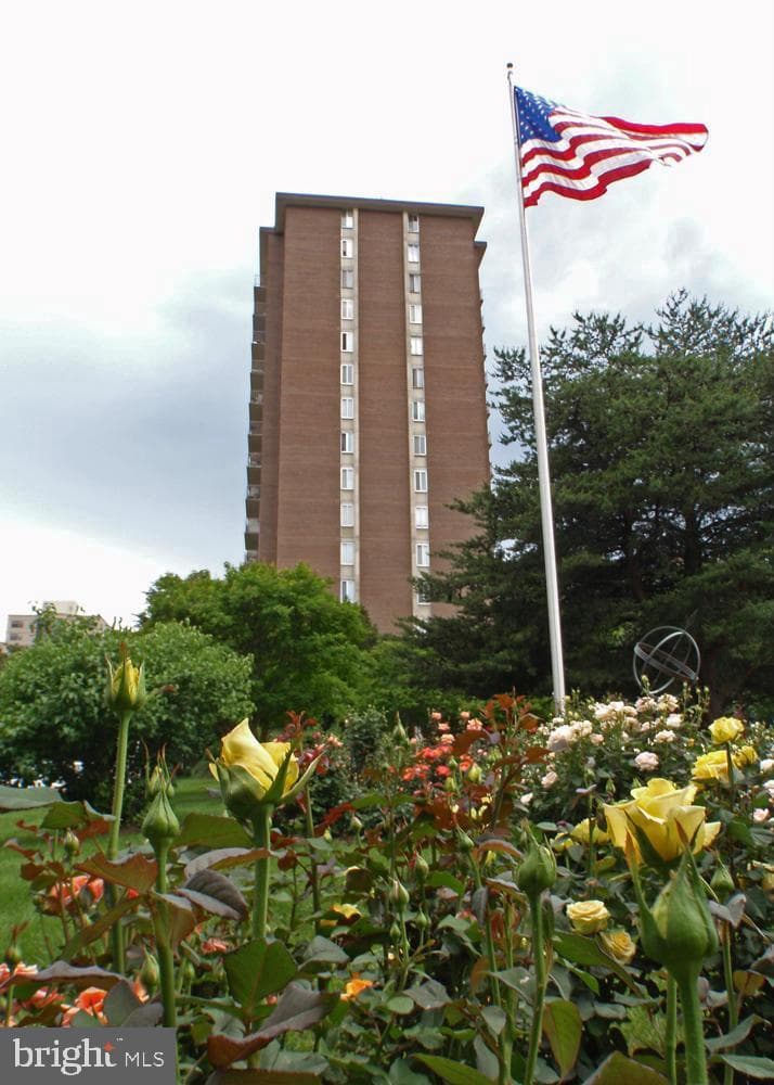 2059 Huntington Avenue #312 photo 32
