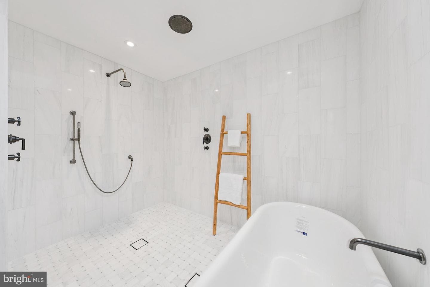 11000 Oakton Woods Way photo 52