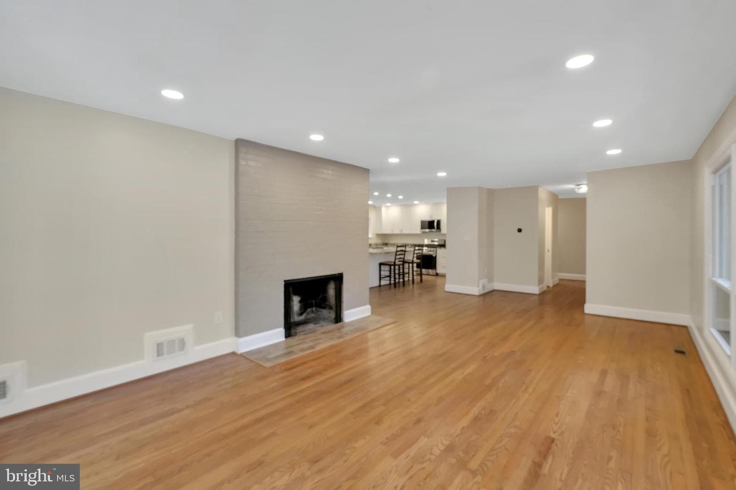 6829 Cherry Lane photo 9