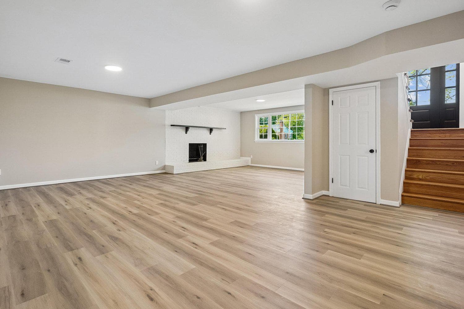 10710 Almond Street photo 23