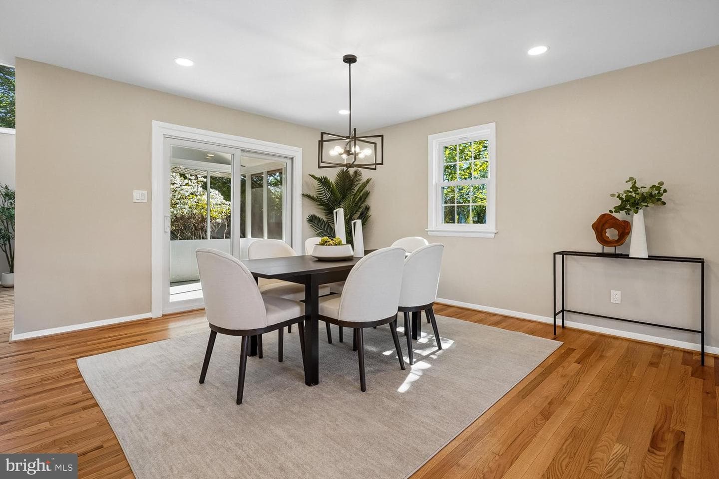 10710 Almond Street photo 8
