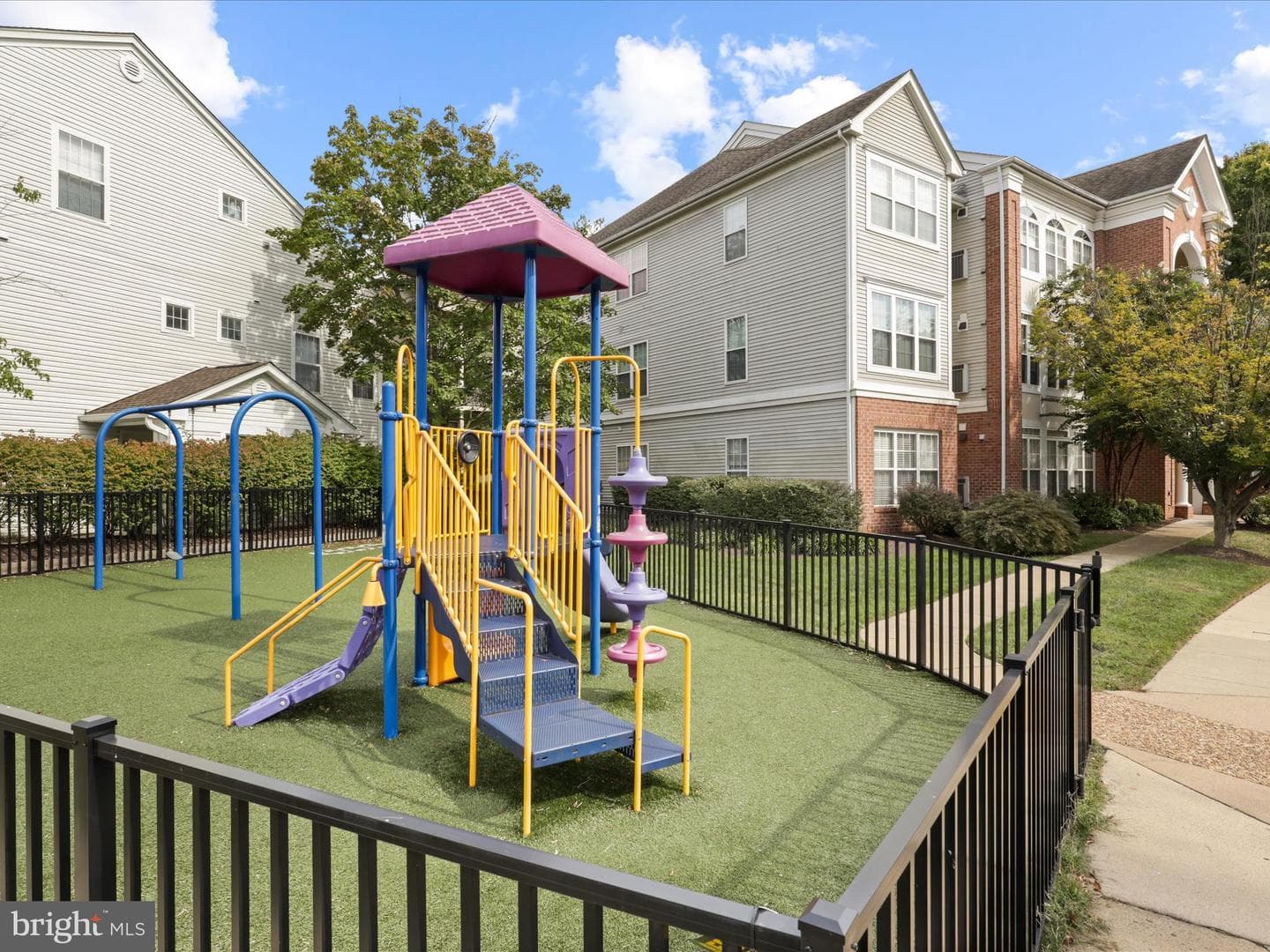 7755 Effingham Square photo 40