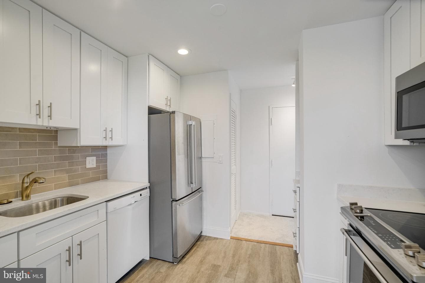 3245 Rio Drive #901 photo 14