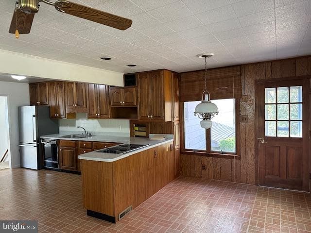 9508 Old Creek Drive photo 10